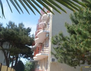 Отель "Черноморский"