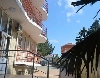 Отель "Черноморский"