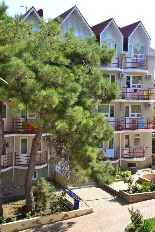 Отель "Черноморский"